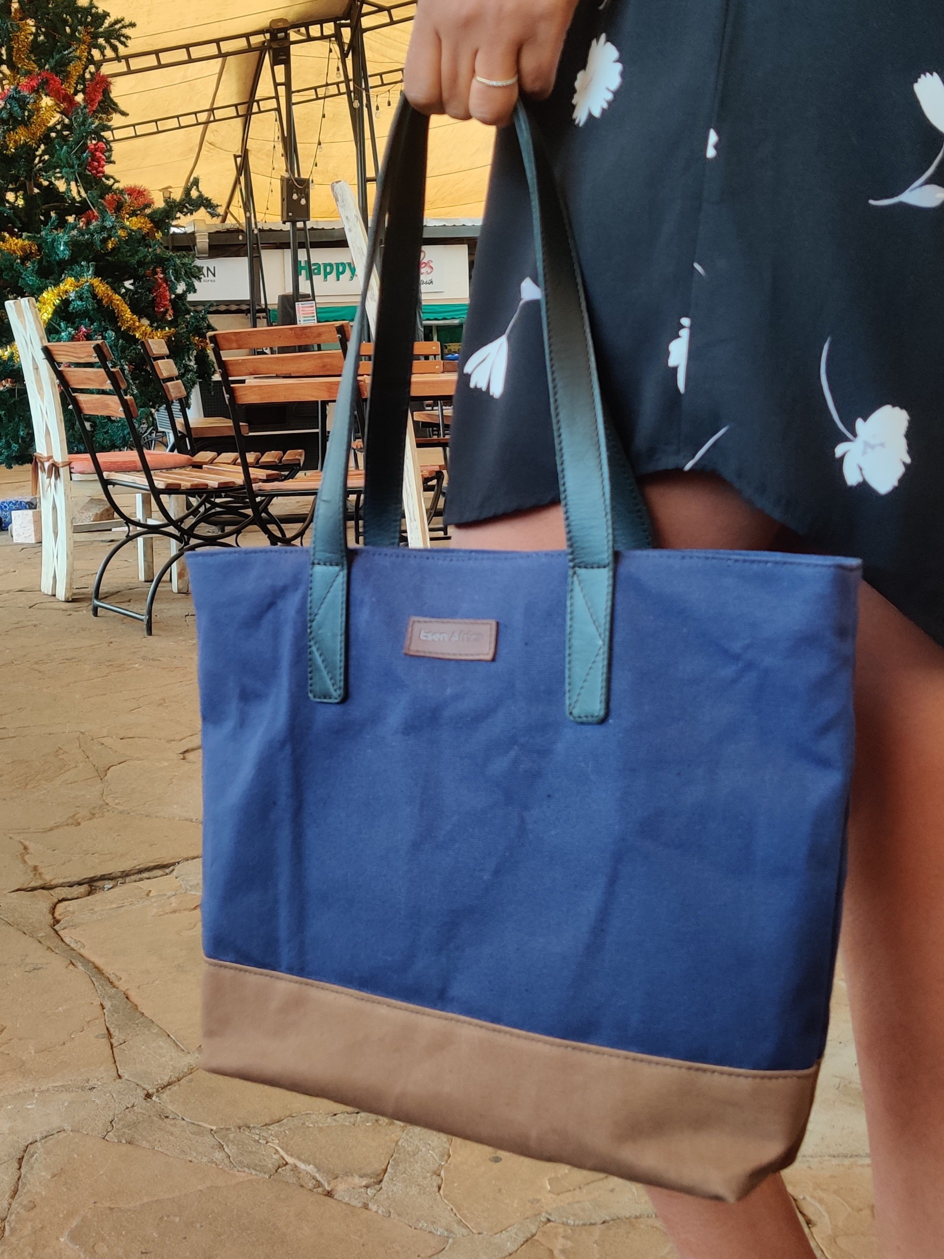 Garsen Canvas Tote Bag - Image 5